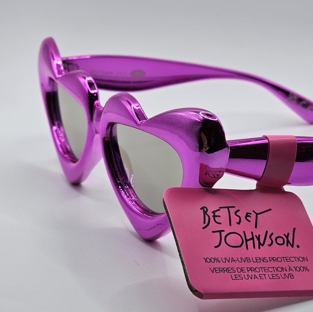 Betsey Johnson SWEETHEART Sunnies